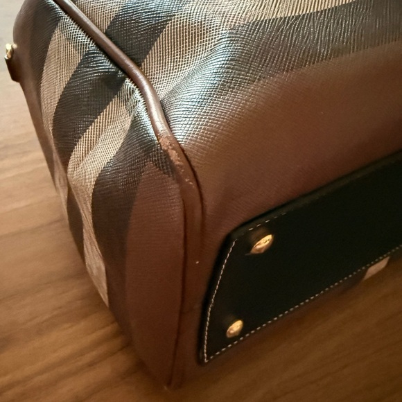 Burberry Bowling Bag - Medium
Authentic - Picture 13 of 16